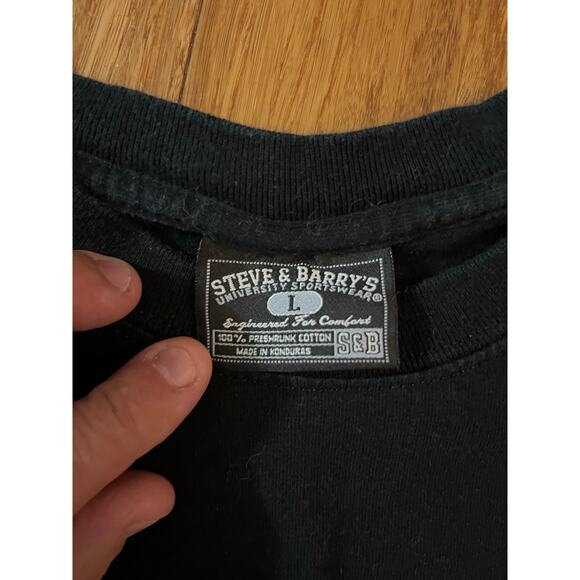 Steve & Barrys TShirt w/ red dragon- size Large-Preowned - Picture 3 of 3